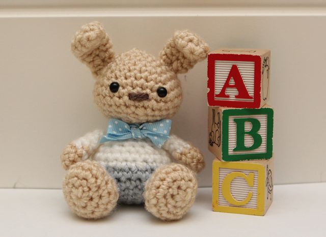 FREE pattern – Mochi the bunny!!